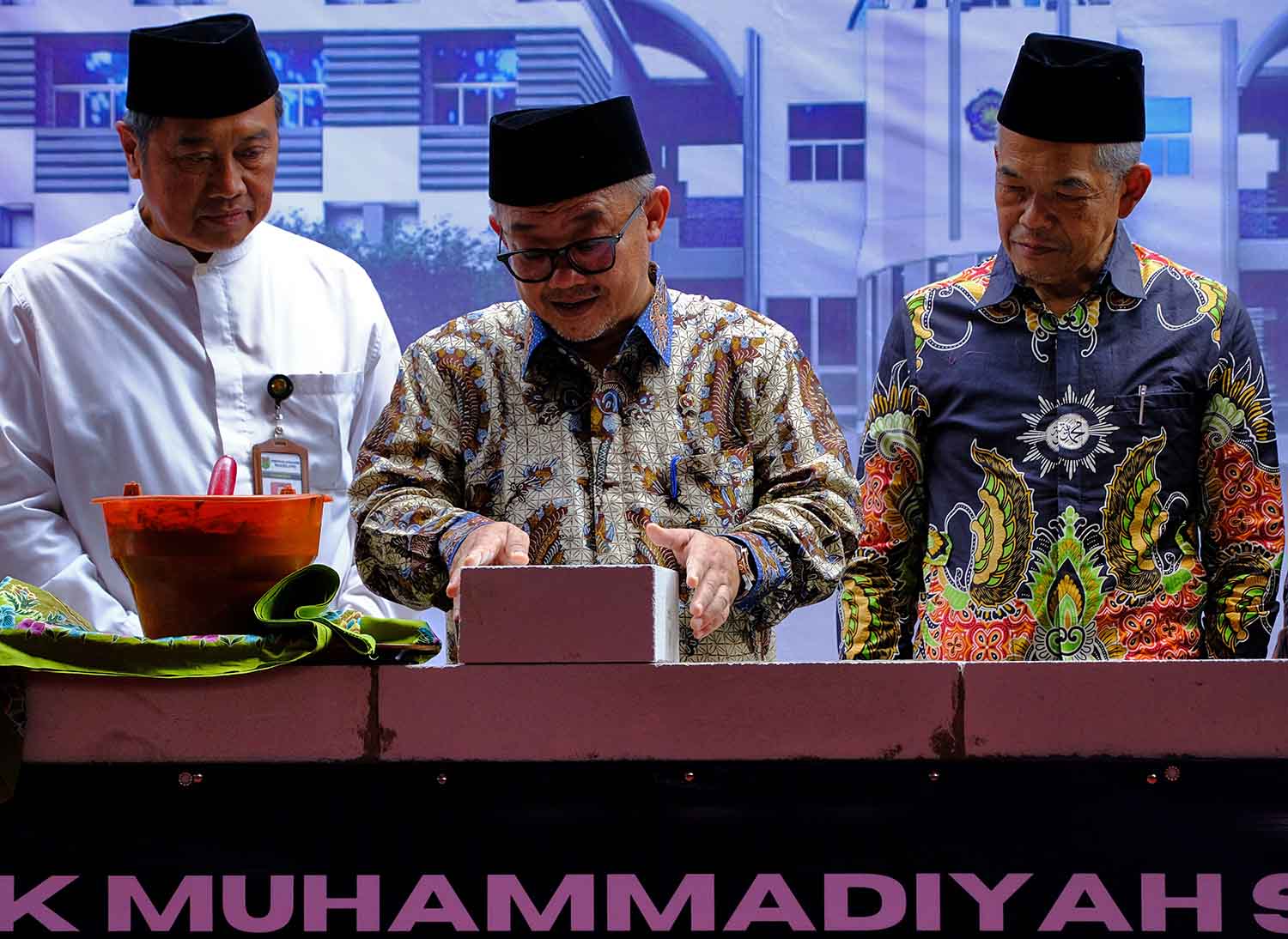 Mendikdasmen Hadiri Peletakan Batu Pertama Kampus 3 SMK Muhammadiyah Salaman