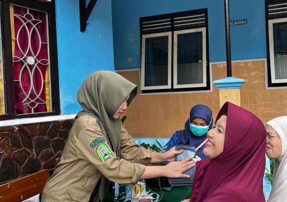 Program Keahlian Layanan Kesehatan SMK Muhammadiyah Salaman Gelar Bakti Masyarakat melalui Pemeriksaan Gratis