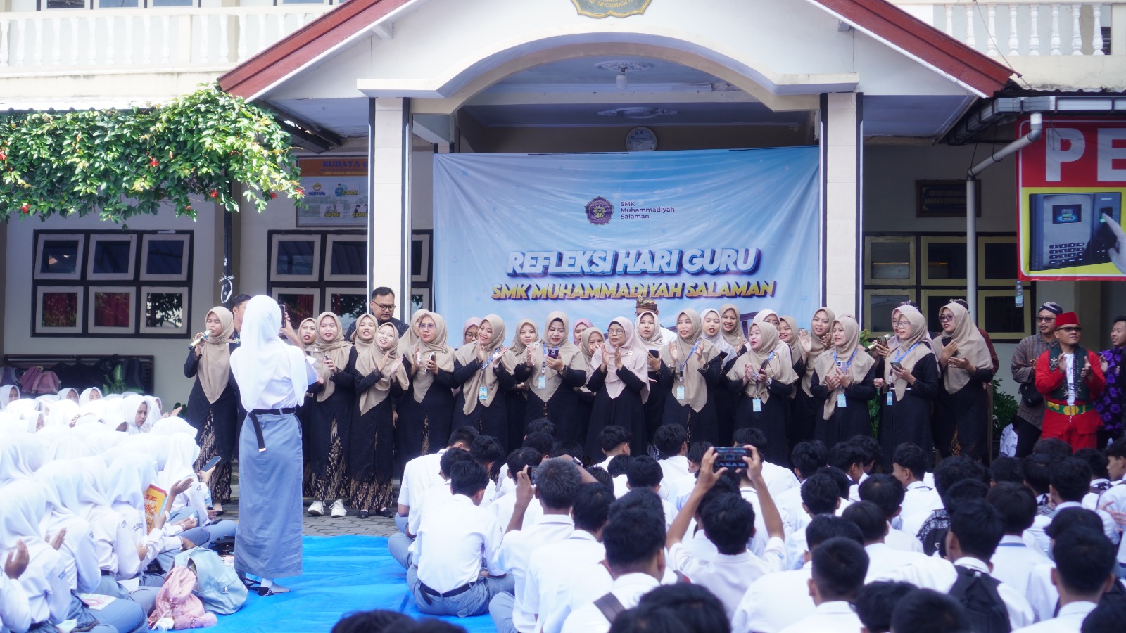 Kolaborasi dan Ekspresi Guru Warnai Perayaan Hari Guru Nasional 2025