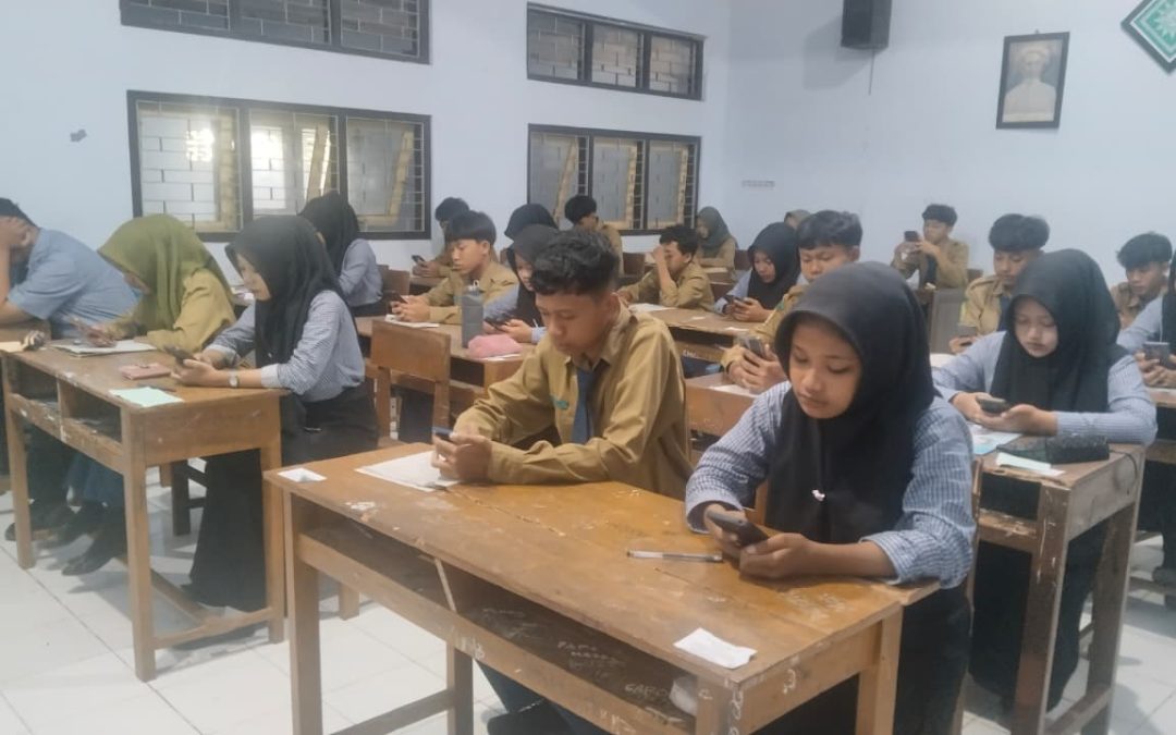 SMK Muhammadiyah Salaman Laksanakan Penilaian Sumatif Akhir Semester Gasal Berbasis LMS, Menggunakan Ponsel