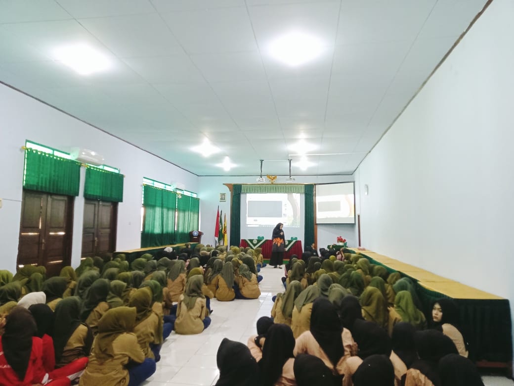 Penguatan Karakter Muslimah Melalui Kajian Keputrian