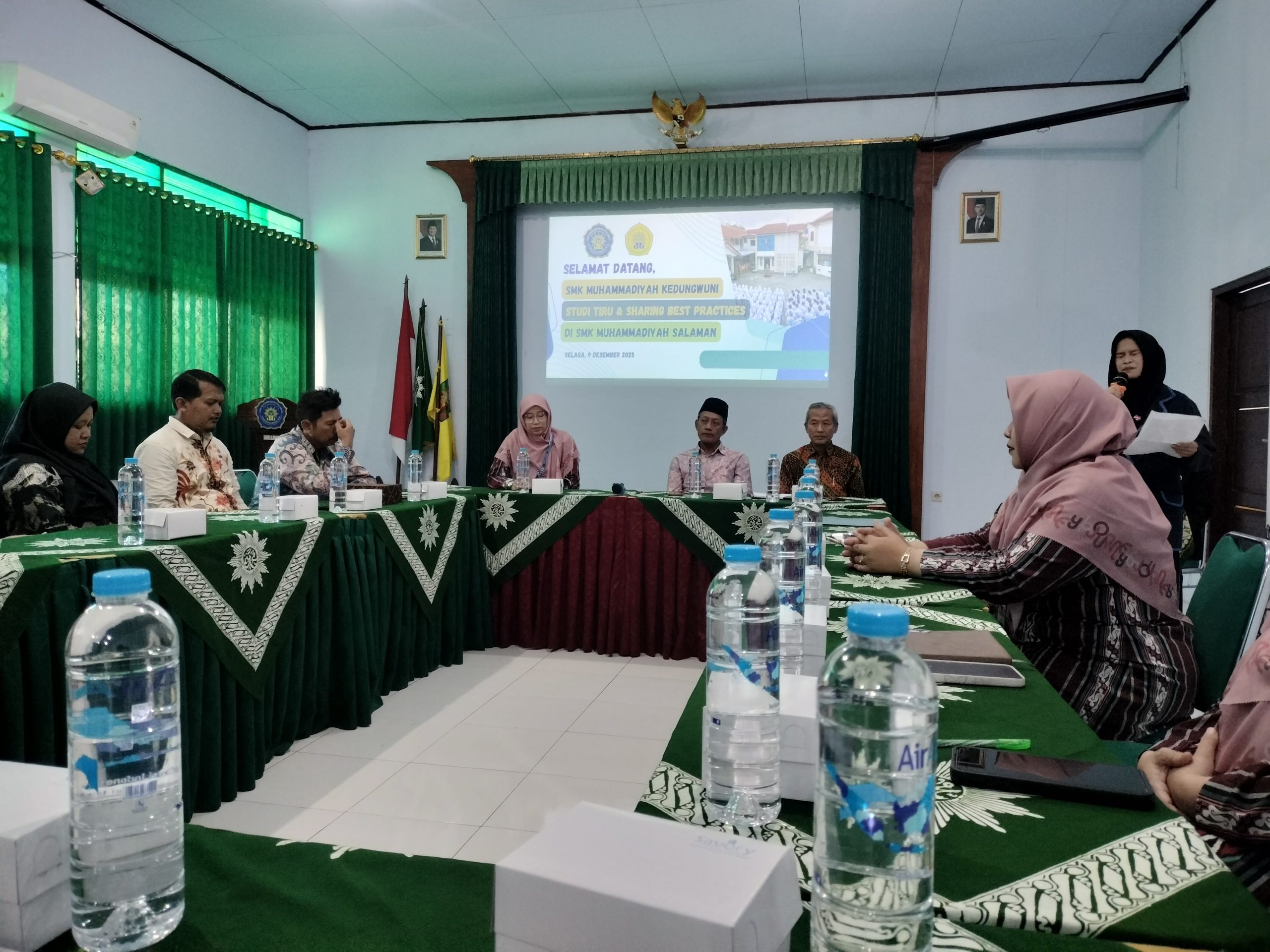 SMK Muhammadiyah Salaman Terima Kunjungan dari SMK Muhammadiyah Kedungwuni Pekalongan