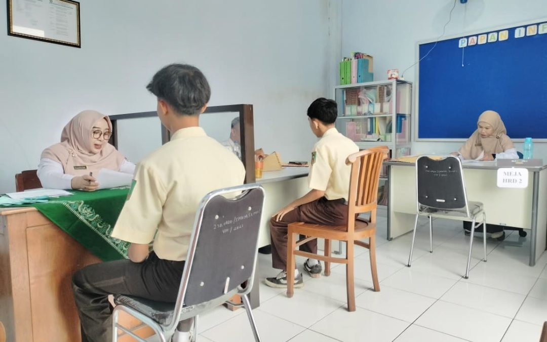 Siapkan Lulusan Unggul, SMK Muhammadiyah Salaman Gelar Simulasi Wawancara Kerja